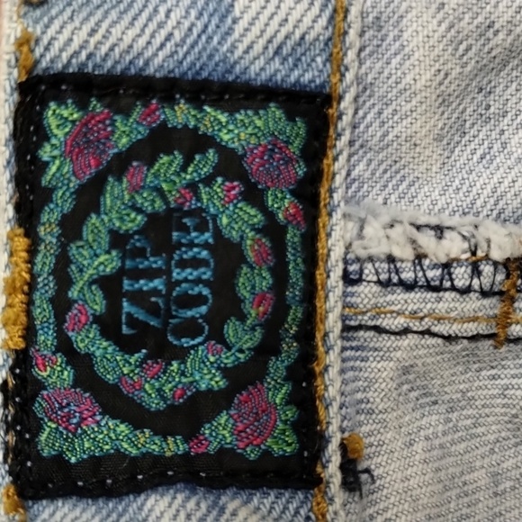 Vintage High Rise Zip Code Jeans Size 9/10 Heavily Distressed Flowers Mom jeans - Picture 17 of 17